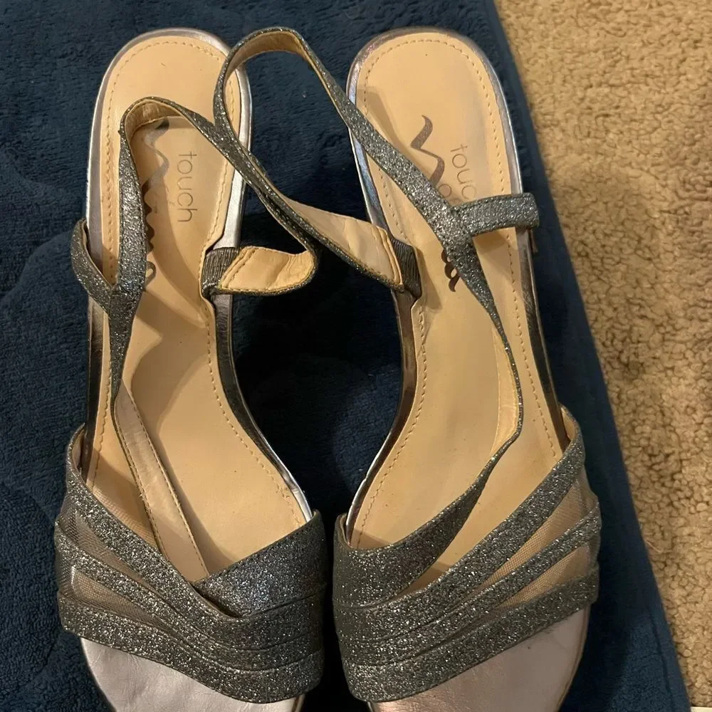 Touch of Nina silver heels 7.5‎